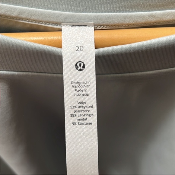 NWT LULULEMON PERFECTLY OVERSIZED CROP CREW - Picture 2 of 4